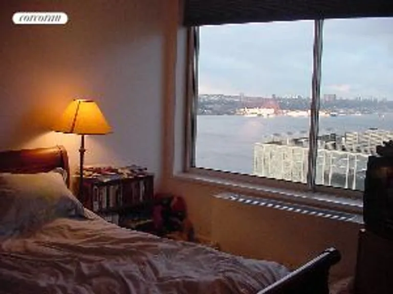 New York City Real Estate | View 200 Riverside Boulevard, 33D | room 4 | View 5