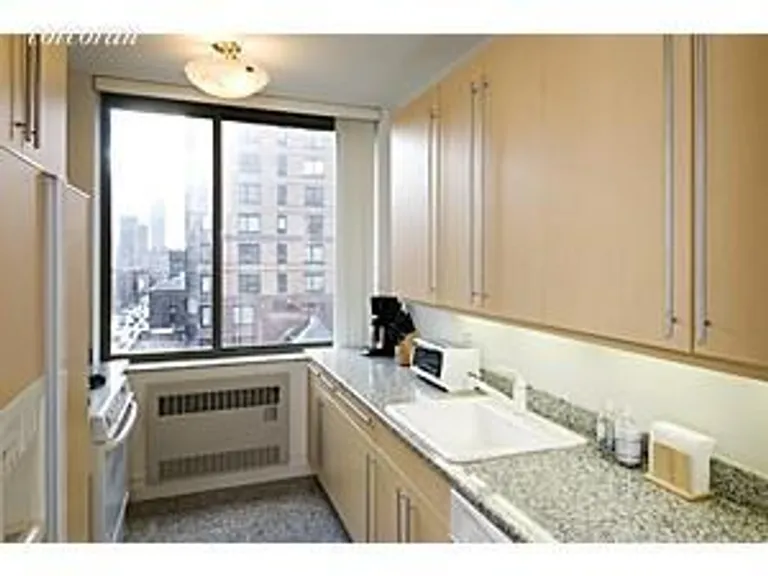 New York City Real Estate | View 2 Columbus Avenue, 8C | room 1 | View 2