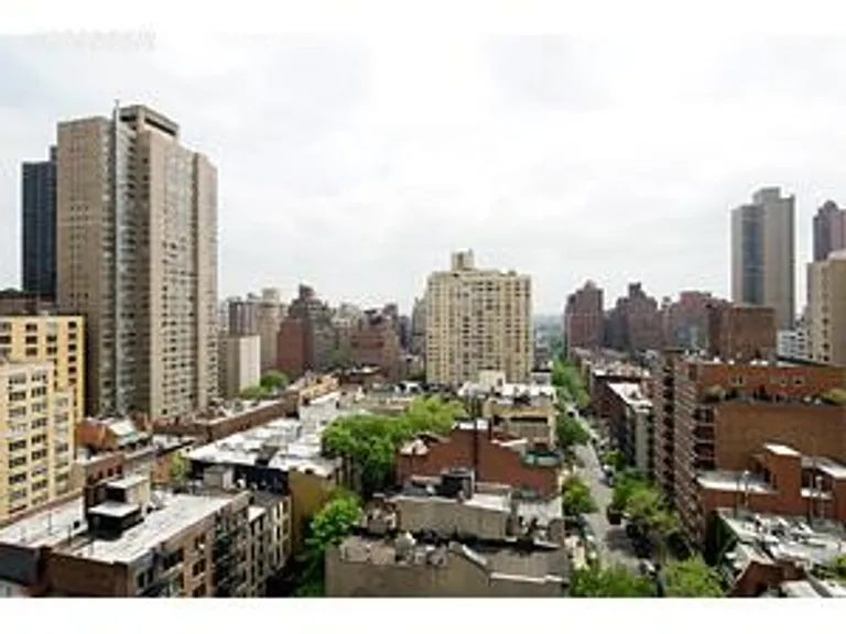 New York City Real Estate | View 401 East 84th Street, 15A | 2 Beds, 2 Baths | View 1
