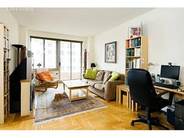 New York City Real Estate | View 401 East 84th Street, 15A | room 1 | View 2