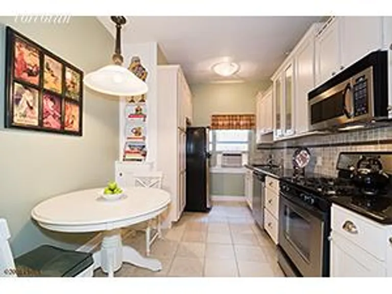New York City Real Estate | View 320 East 83rd Street, 5C | room 2 | View 3