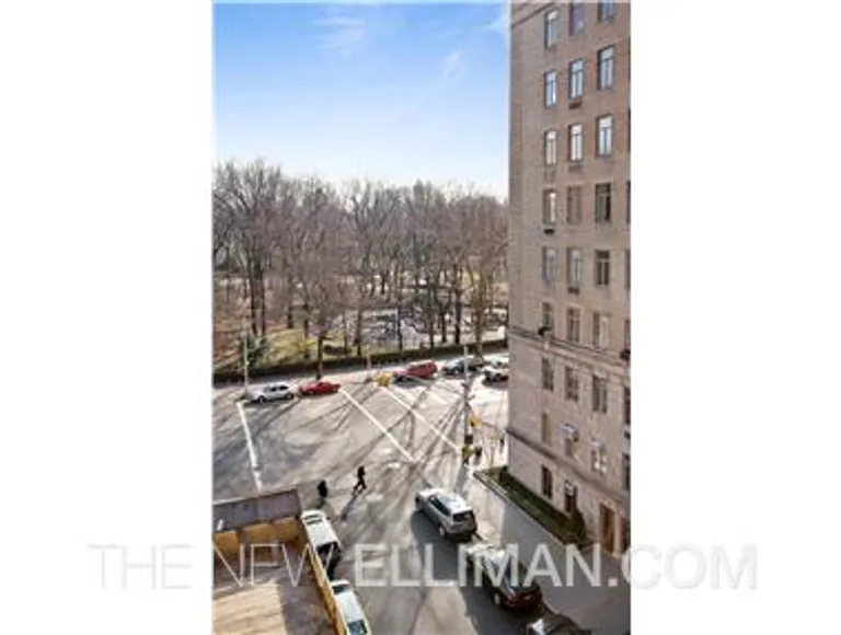 New York City Real Estate | View 225 Central Park West, 621 | 1 Bed, 1 Bath | View 2