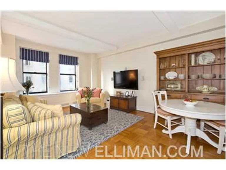 New York City Real Estate | View 225 Central Park West, 621 | room 2 | View 4