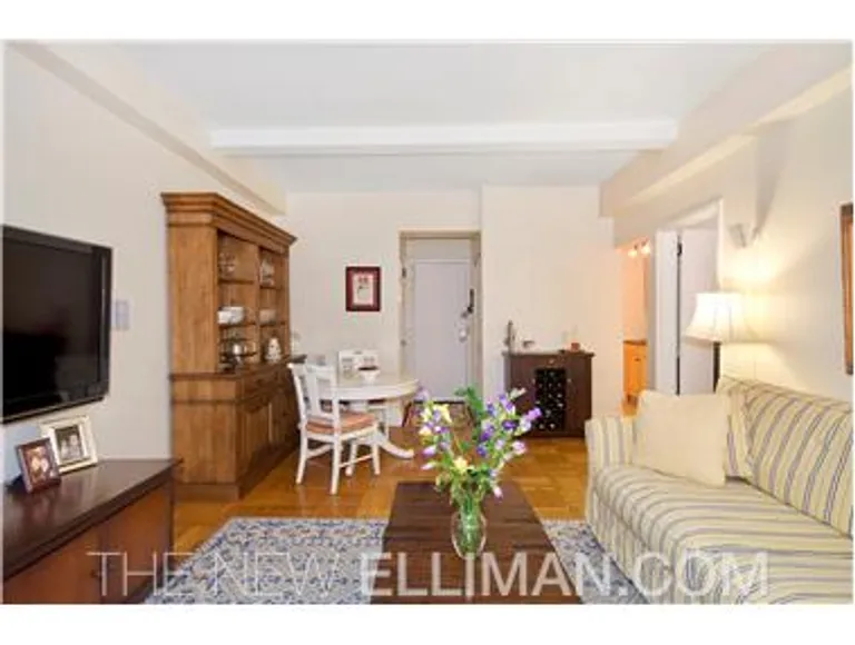 New York City Real Estate | View 225 Central Park West, 621 | room 4 | View 6