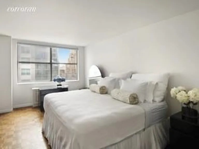 New York City Real Estate | View 112 West 56th Street, 22N | room 2 | View 3
