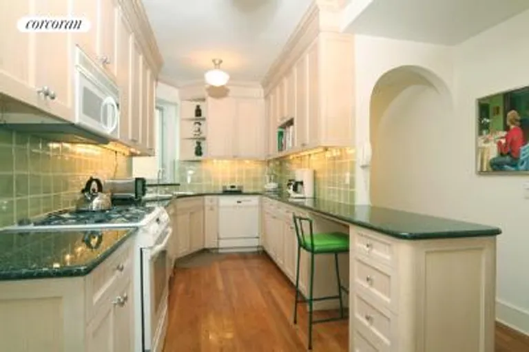 New York City Real Estate | View 325 East 79th Street, 16A | room 2 | View 3