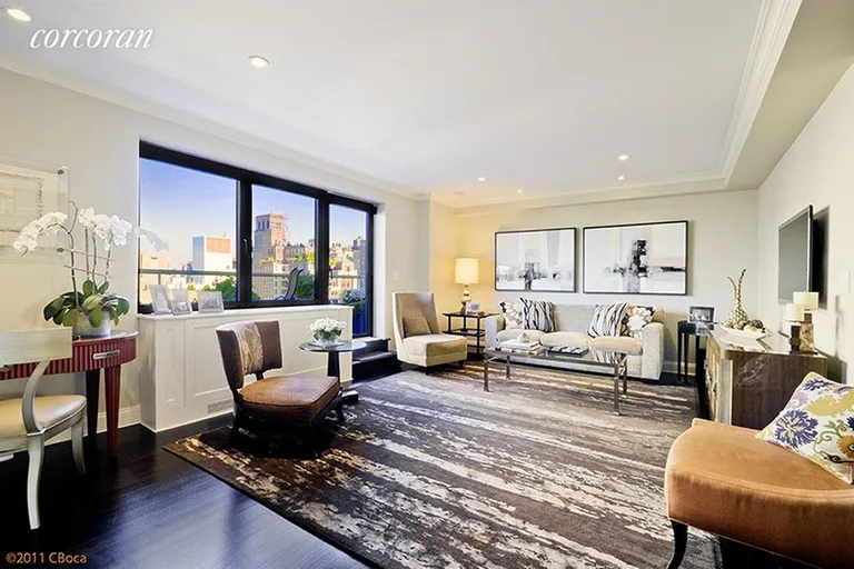 New York City Real Estate | View 860 Fifth Avenue, 17D | Living Room | View 2