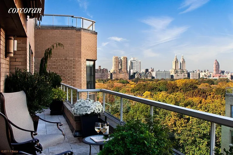 New York City Real Estate | View 860 Fifth Avenue, 17D | 2 Beds, 2 Baths | View 1
