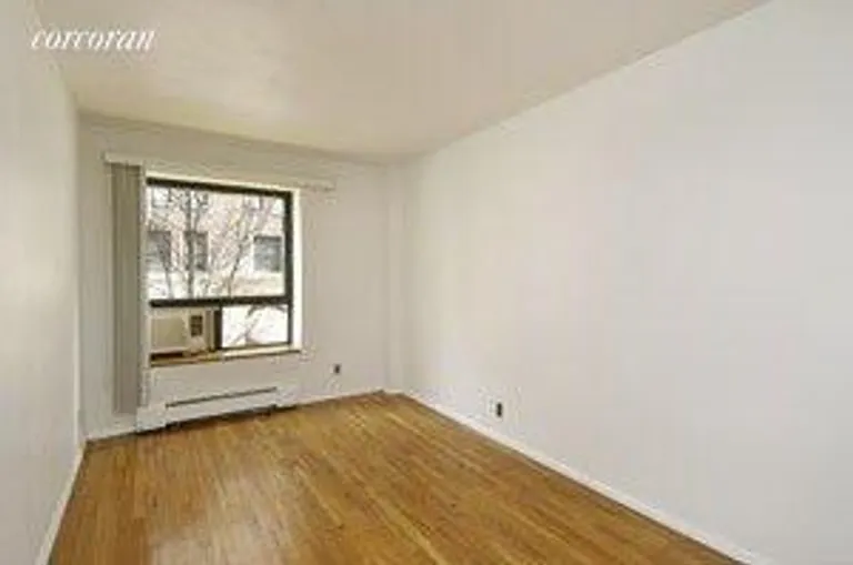 New York City Real Estate | View 250 West 88th Street, 201 | 2 Beds, 1 Bath | View 1