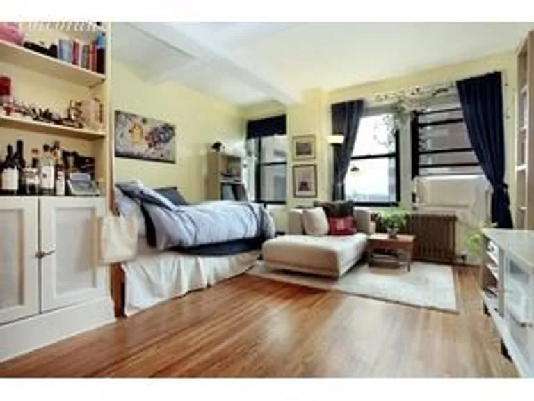 New York City Real Estate | View 457 West 57th Street, 1216 | room 1 | View 2