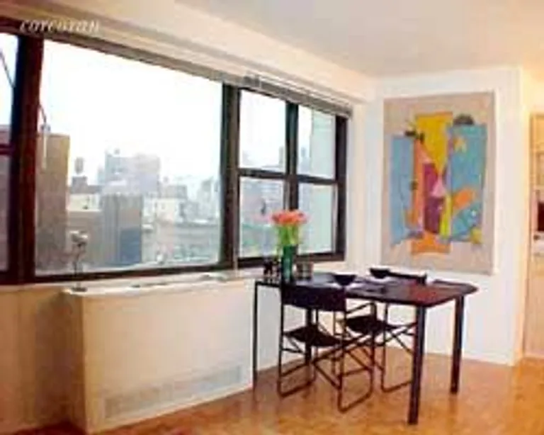 New York City Real Estate | View 115 East 9th Street, 12R | room 1 | View 2