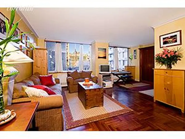 New York City Real Estate | View 2373 Broadway, 510 | 1 Bed, 1 Bath | View 1
