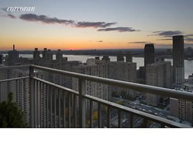 New York City Real Estate | View 201 West 70th Street, 40B | 2 Beds, 2 Baths | View 1