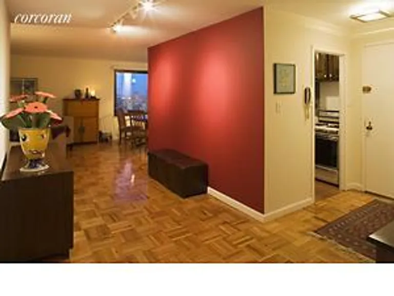 New York City Real Estate | View 201 West 70th Street, 40B | room 1 | View 2