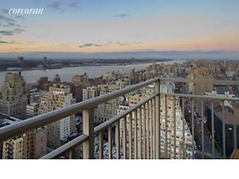 New York City Real Estate | View 201 West 70th Street, 40B | room 2 | View 3
