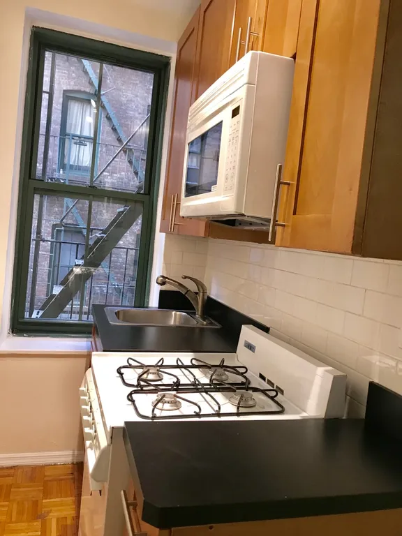 New York City Real Estate | View 186 West 80th Street, 3C | room 12 | View 13