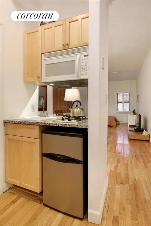 New York City Real Estate | View 186 West 80th Street, 3C | Kitchen | View 3