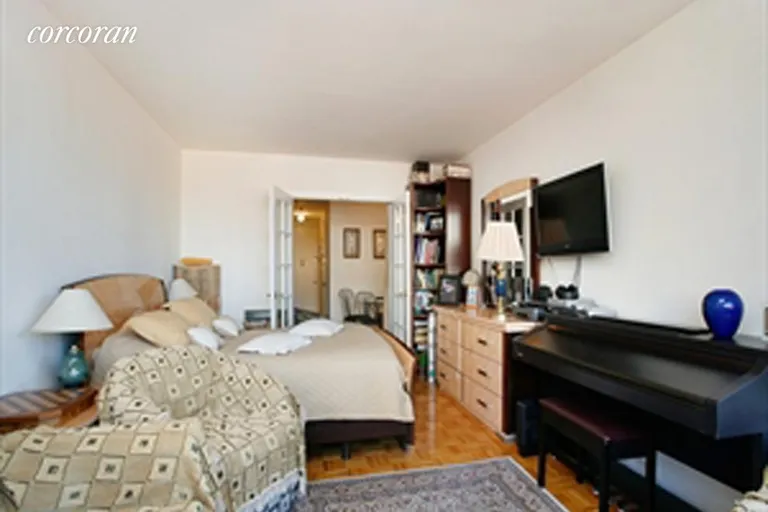 New York City Real Estate | View 393 West 49th Street, 6Q | room 2 | View 3