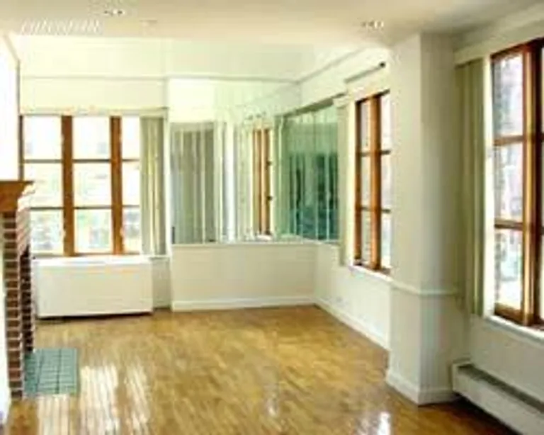 New York City Real Estate | View 126 Waverly Place, 2C | room 1 | View 2