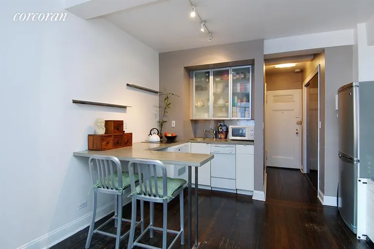 New York City Real Estate | View 320 East 42Nd Street, 704 | 1 Bath | View 1