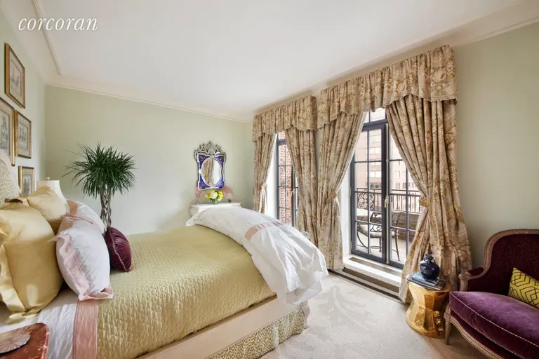 New York City Real Estate | View 720 Park Avenue, 16A | Direct access to terrace. Bath en suite. | View 8