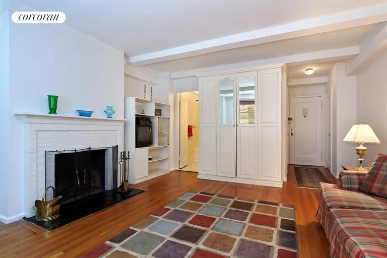 New York City Real Estate | View 2 Horatio Street, 3F | Living/Foyer | View 3