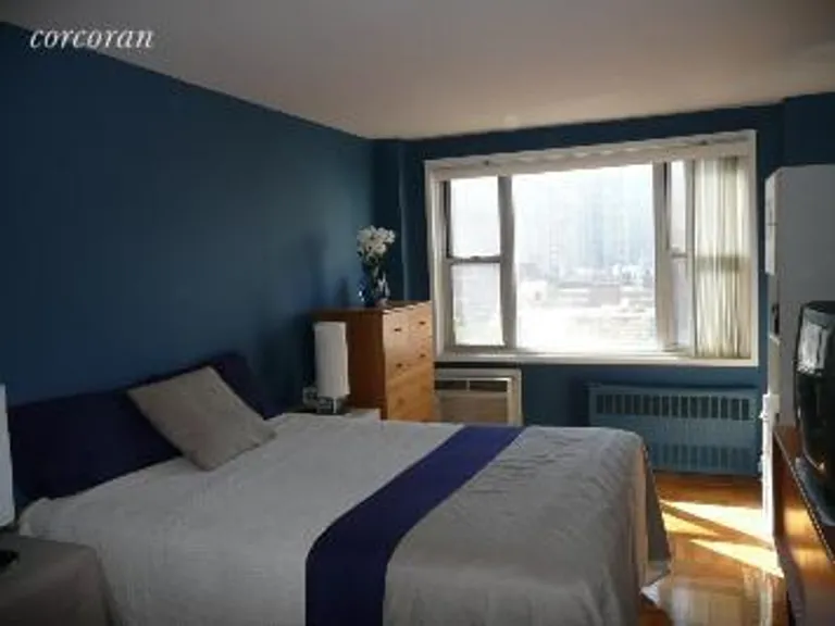New York City Real Estate | View 435 East 77th Street, 10E | room 2 | View 3