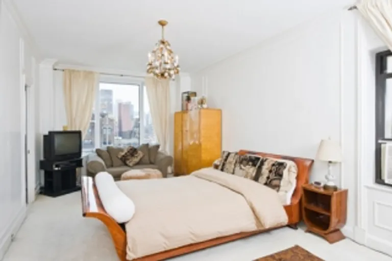 New York City Real Estate | View 333 East 57th Street, 10B | 4 Beds, 3 Baths | View 2