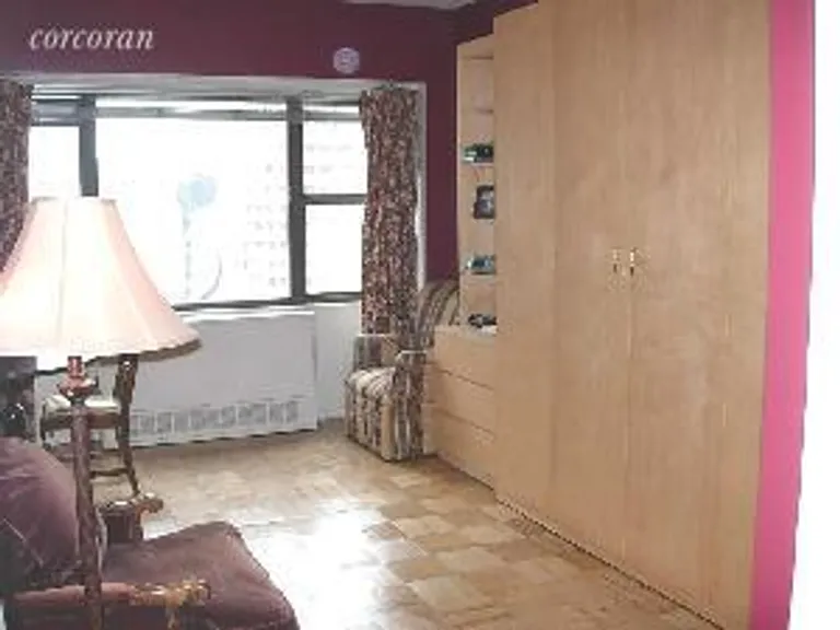 New York City Real Estate | View 115 East 9th Street, 18L | room 1 | View 2