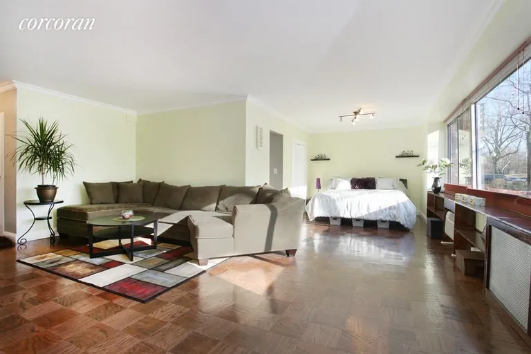 New York City Real Estate | View 400 Central Park West, 1Y | Living Room | View 2