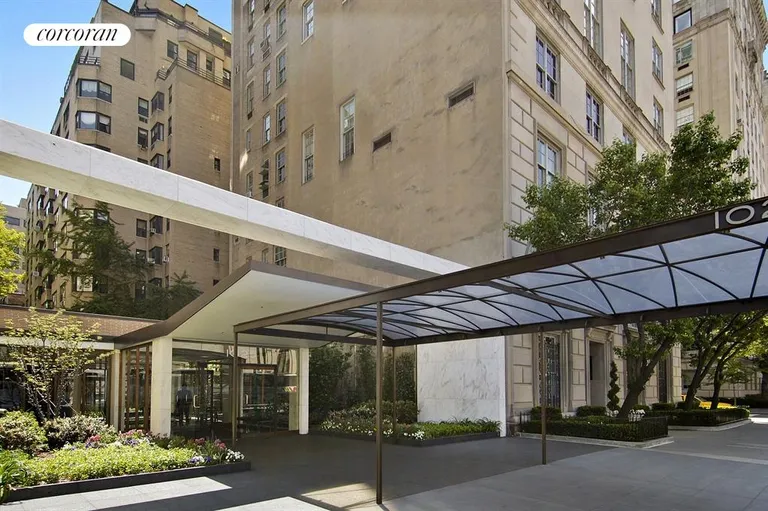 New York City Real Estate | View 1025 Fifth Avenue, 4AS | 1025 Fifth Avenue's beautiful canopied entrance | View 8