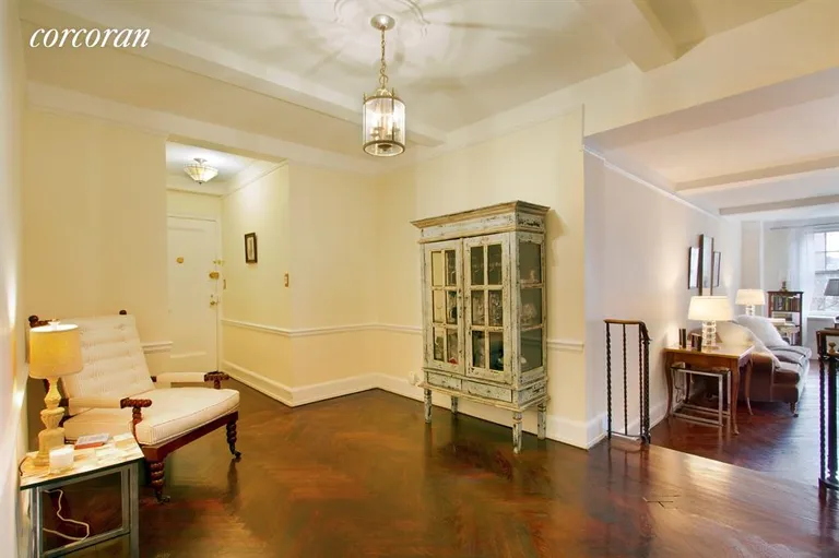 New York City Real Estate | View 336 West End Avenue, 4E | Entryway | View 2