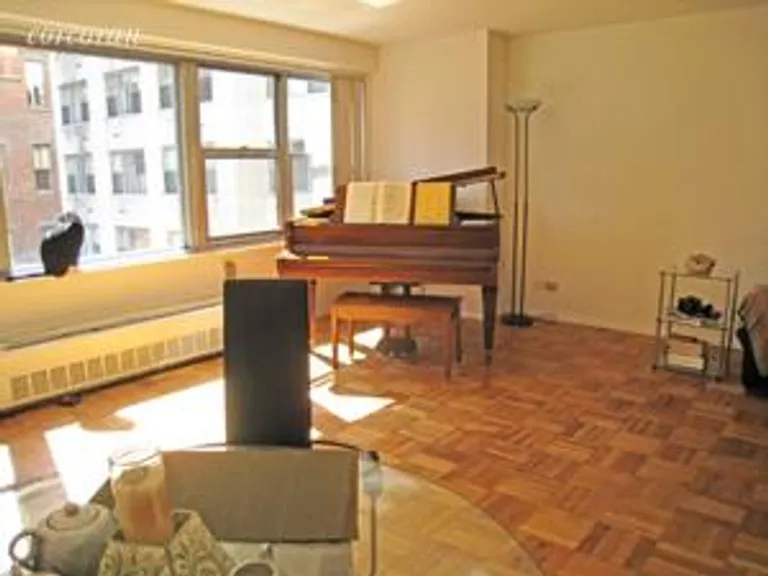 New York City Real Estate | View 15 West 72Nd Street, 9F | 1 Bed, 1 Bath | View 1