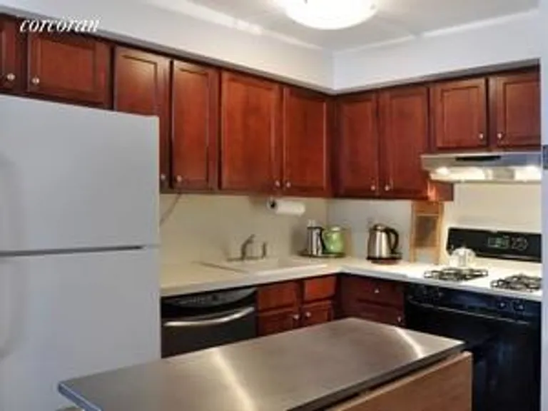 New York City Real Estate | View 156 Sackett Street, 2D | room 1 | View 2