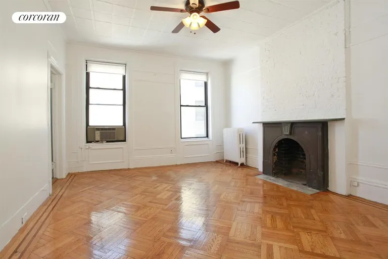 New York City Real Estate | View 153 Joralemon Street, 5R | Living Room | View 4