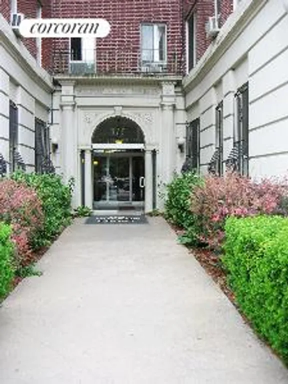 New York City Real Estate | View 115 Eastern Parkway, 3C | room 5 | View 6