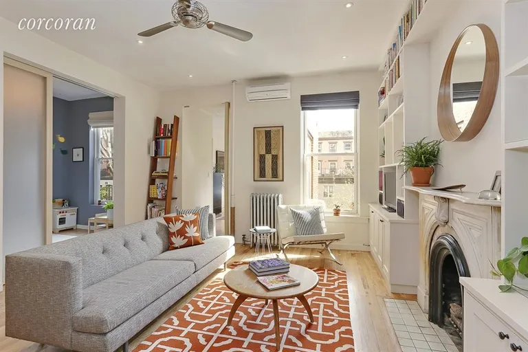 New York City Real Estate | View 21 South Portland Ave, 2R | Living Room | View 15