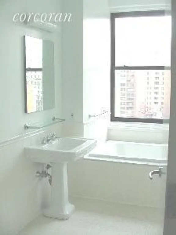 New York City Real Estate | View 90 Franklin Street, 14 | room 2 | View 3