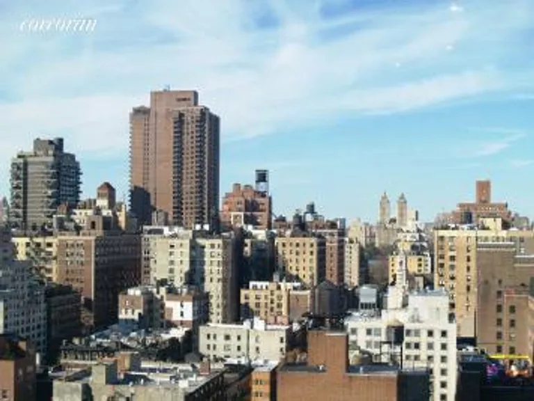 New York City Real Estate | View 1641 Third Avenue, 22F | room 2 | View 3