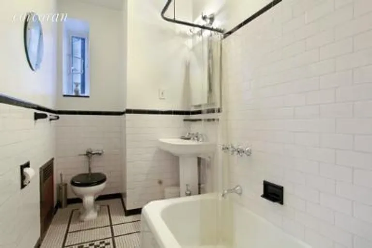 New York City Real Estate | View 20 Clinton Street, 2A | room 2 | View 3