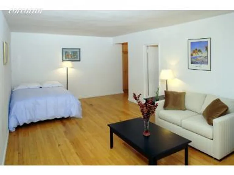 New York City Real Estate | View 505 East 82nd Street, 3H | room 1 | View 2