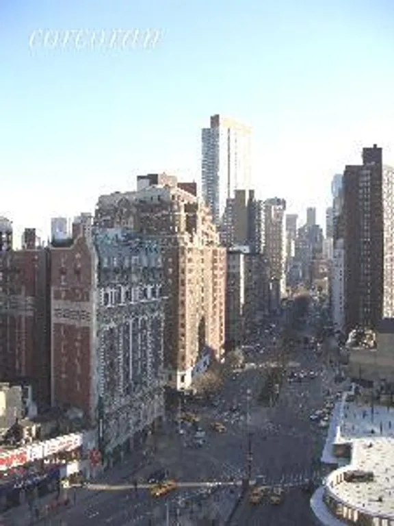 New York City Real Estate | View 201 West 72nd Street, 15A | room 1 | View 2