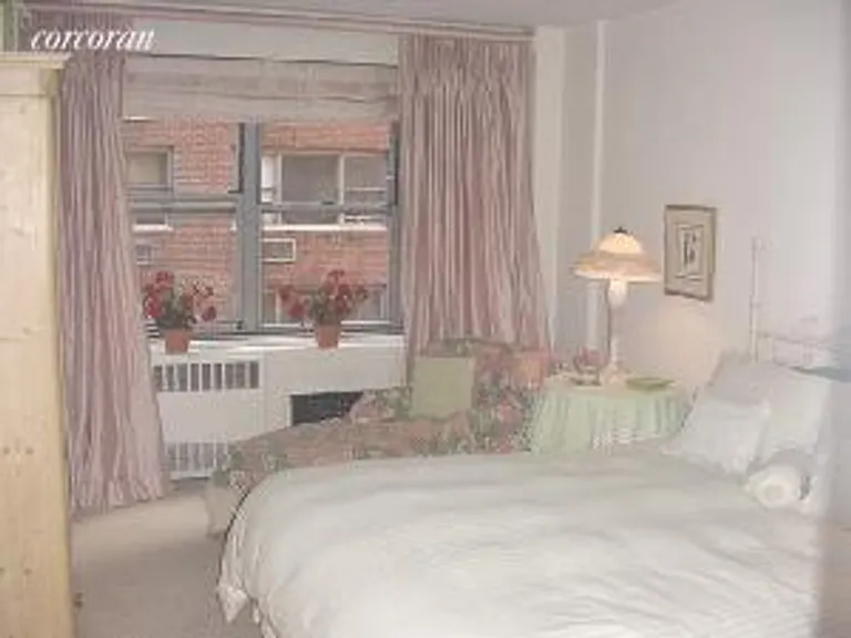 New York City Real Estate | View 420 East 55th Street, 4A | room 1 | View 2
