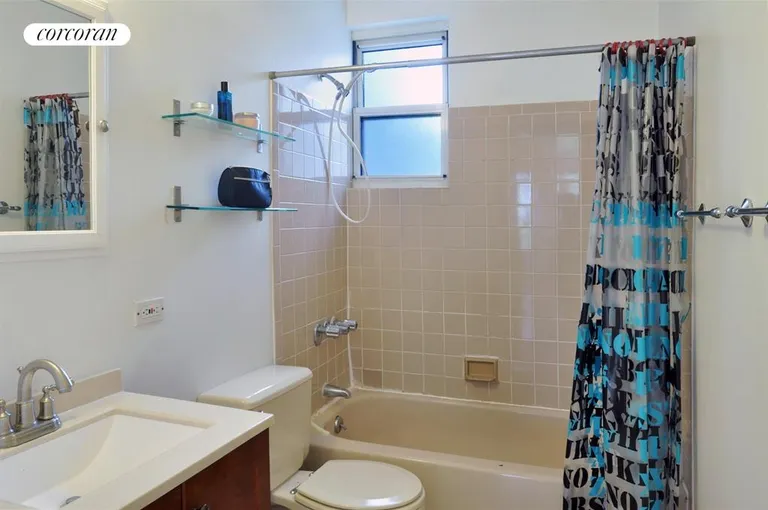 New York City Real Estate | View 19 West 104th Street, 4 | Bathroom | View 6
