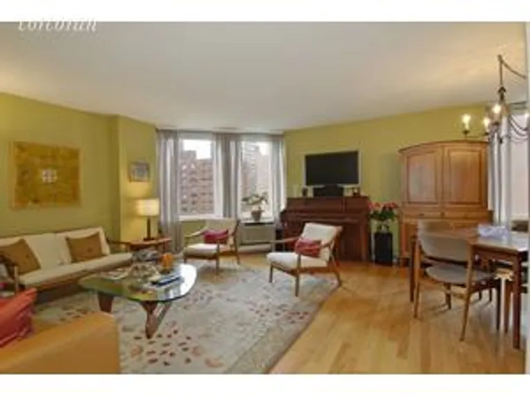 New York City Real Estate | View 1641 Third Avenue, 9K | Living Room  | View 2