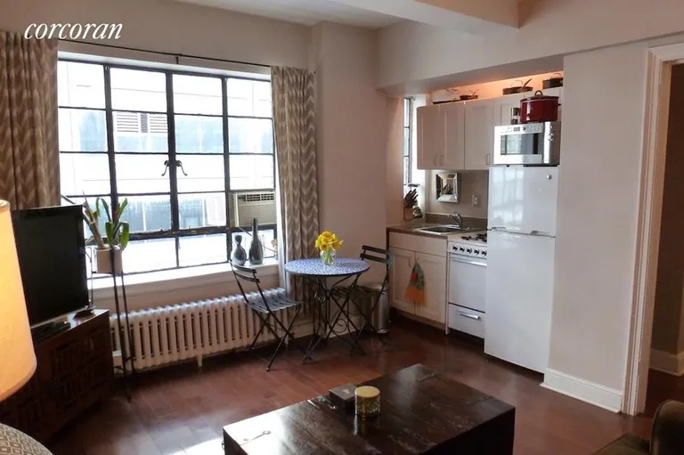 New York City Real Estate | View 140 East 40th Street, 10B | 1 Bath | View 1