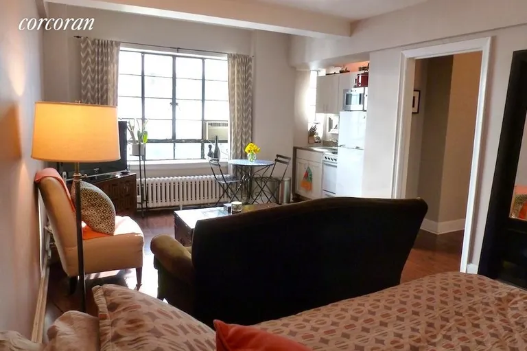 New York City Real Estate | View 140 East 40th Street, 10B | room 1 | View 2