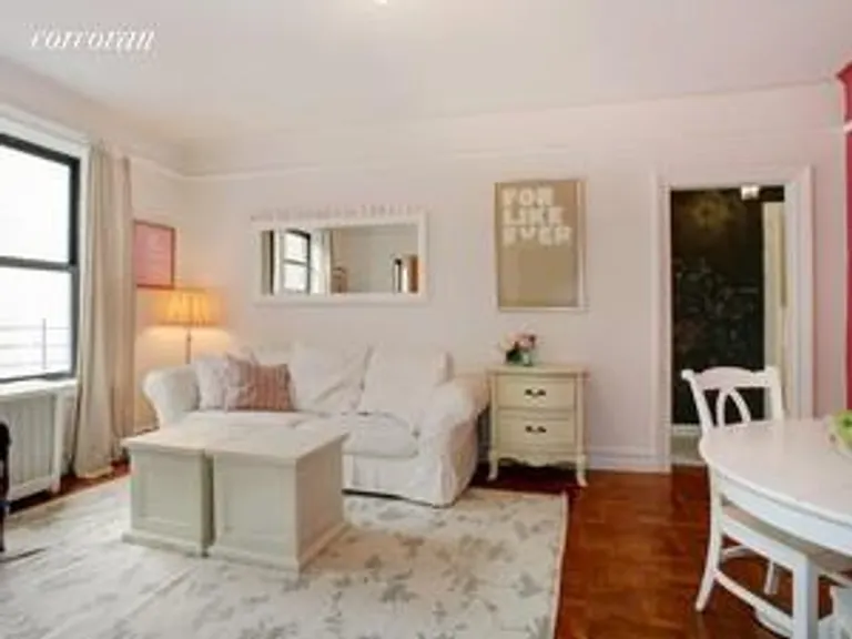 New York City Real Estate | View 222 East 82nd Street, 6A | 2 Beds, 1 Bath | View 1
