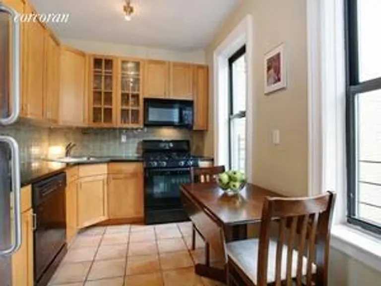 New York City Real Estate | View 222 East 82nd Street, 6A | room 1 | View 2
