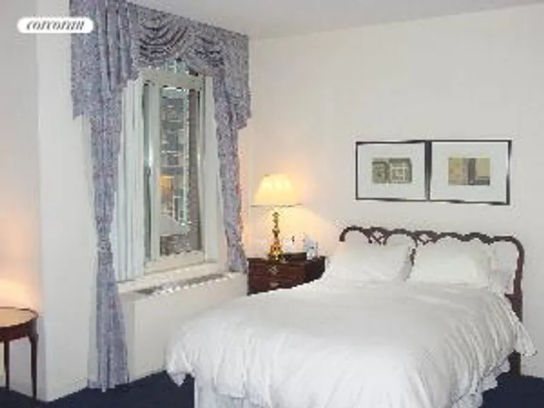 New York City Real Estate | View 145 East 48th Street, 15B | room 3 | View 4